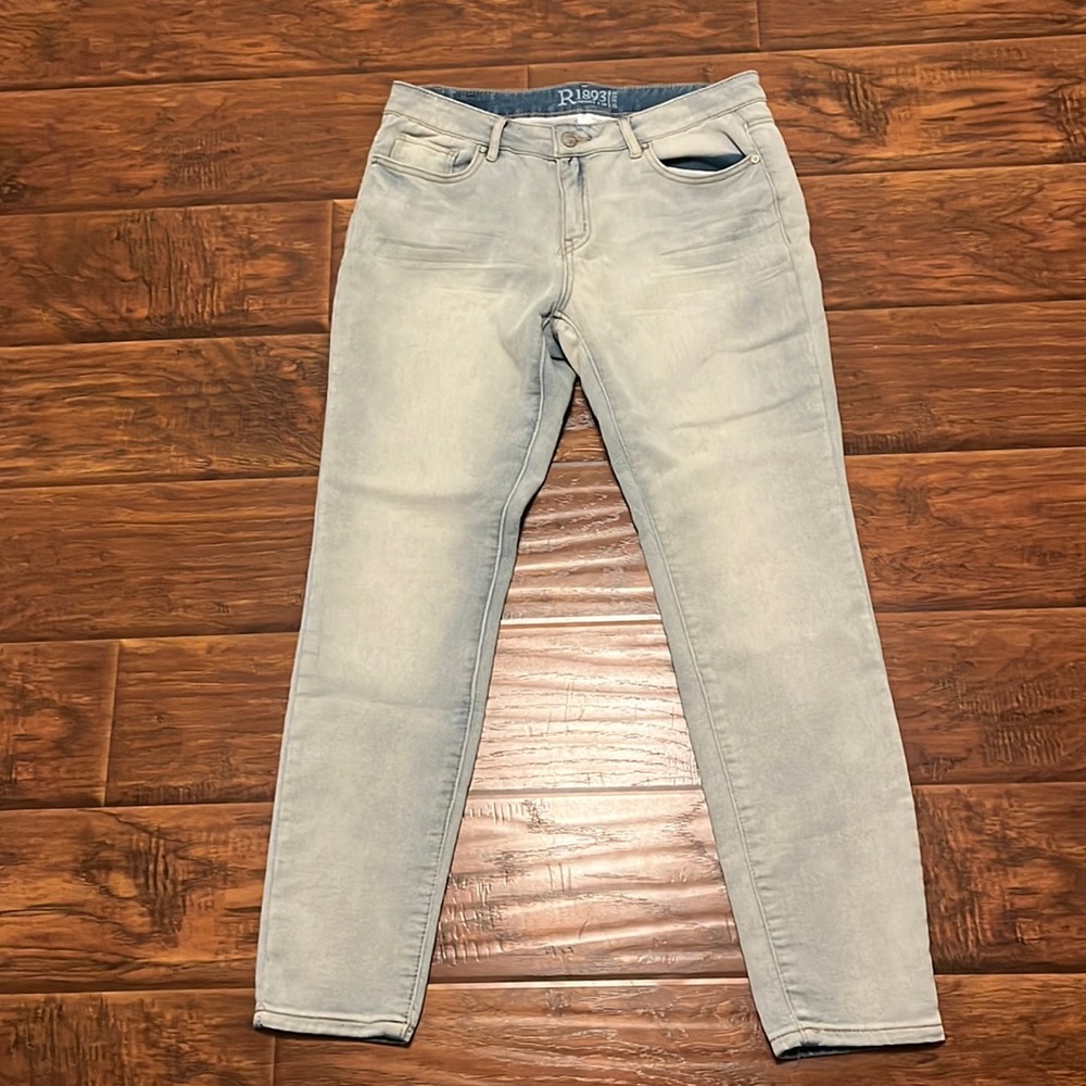 RoeBucks & Co women light blue jeans
